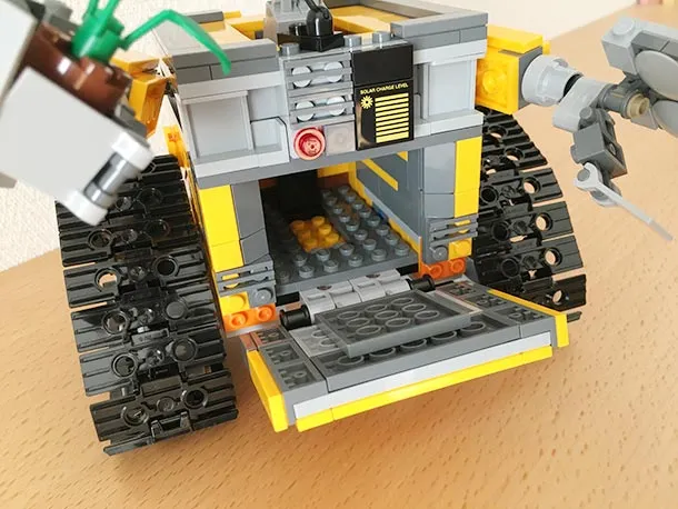 レゴ WALL・Eの前面ボックスを開けた様子